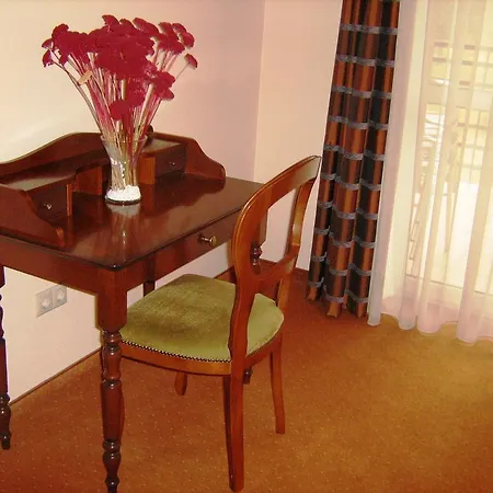 Birdland Mediterran Apartman アパート