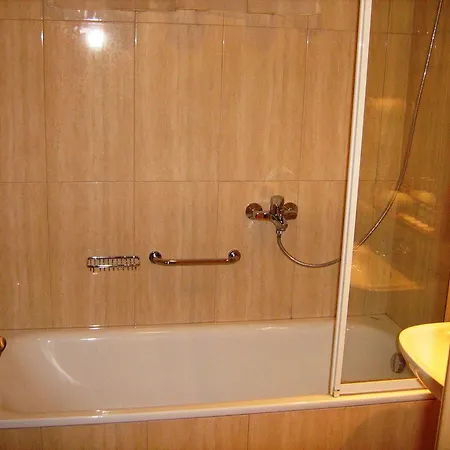 Birdland Mediterran Apartman アパート